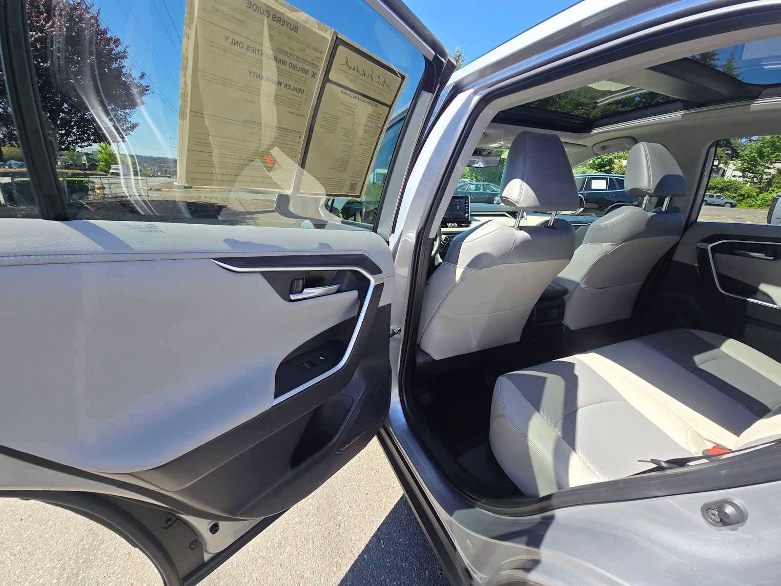 Certified 2022 Toyota RAV4 Limited AWD/4WD image 15