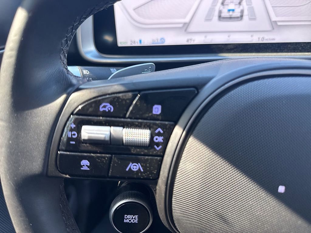 Used 2025 Hyundai Ioniq 6 Limited image 16