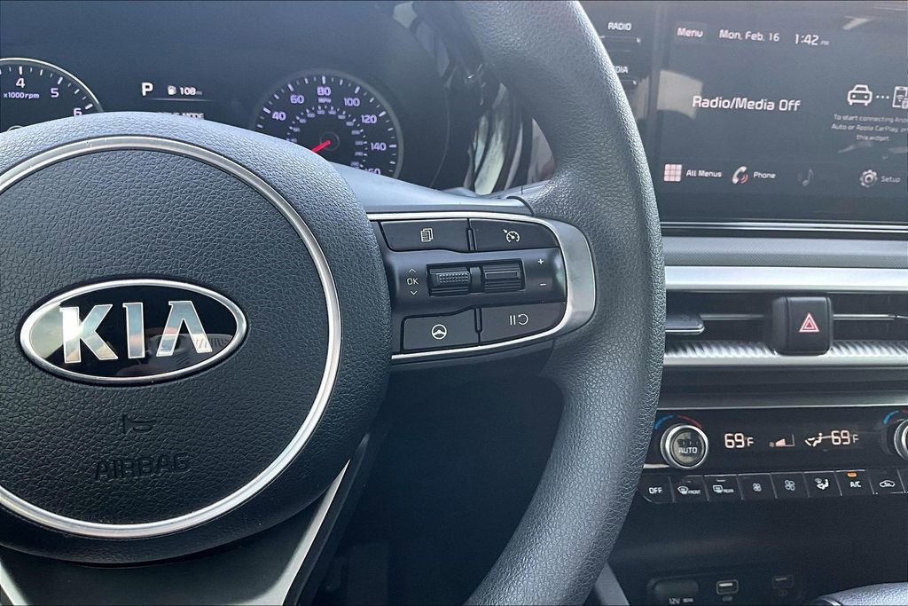 Used 2021 Kia K5 LXS image 19