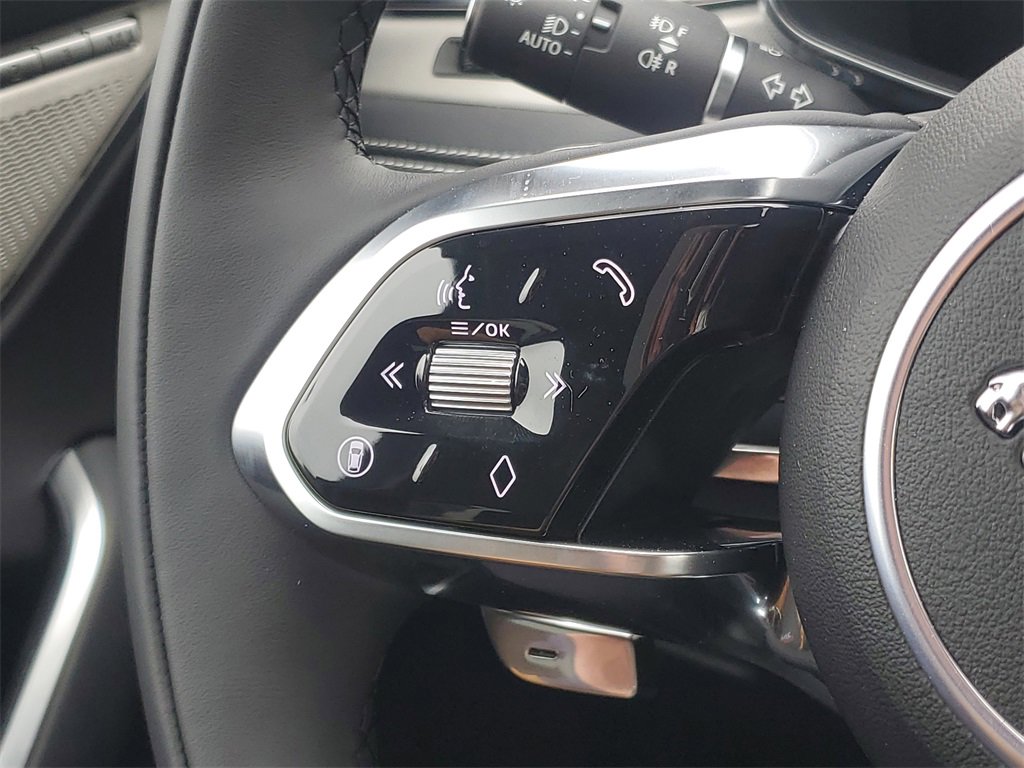 New 2025 Jaguar F-PACE R-Dynamic S image 15