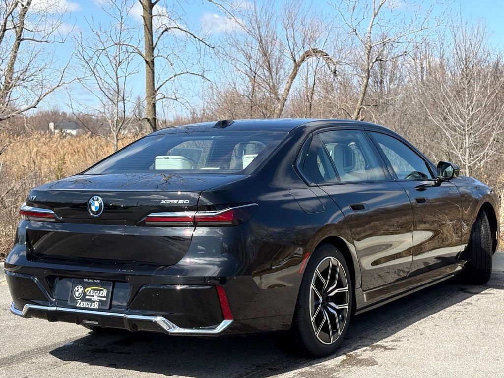Used 2025 BMW i7 xDrive60 w/ Premium Package image 6
