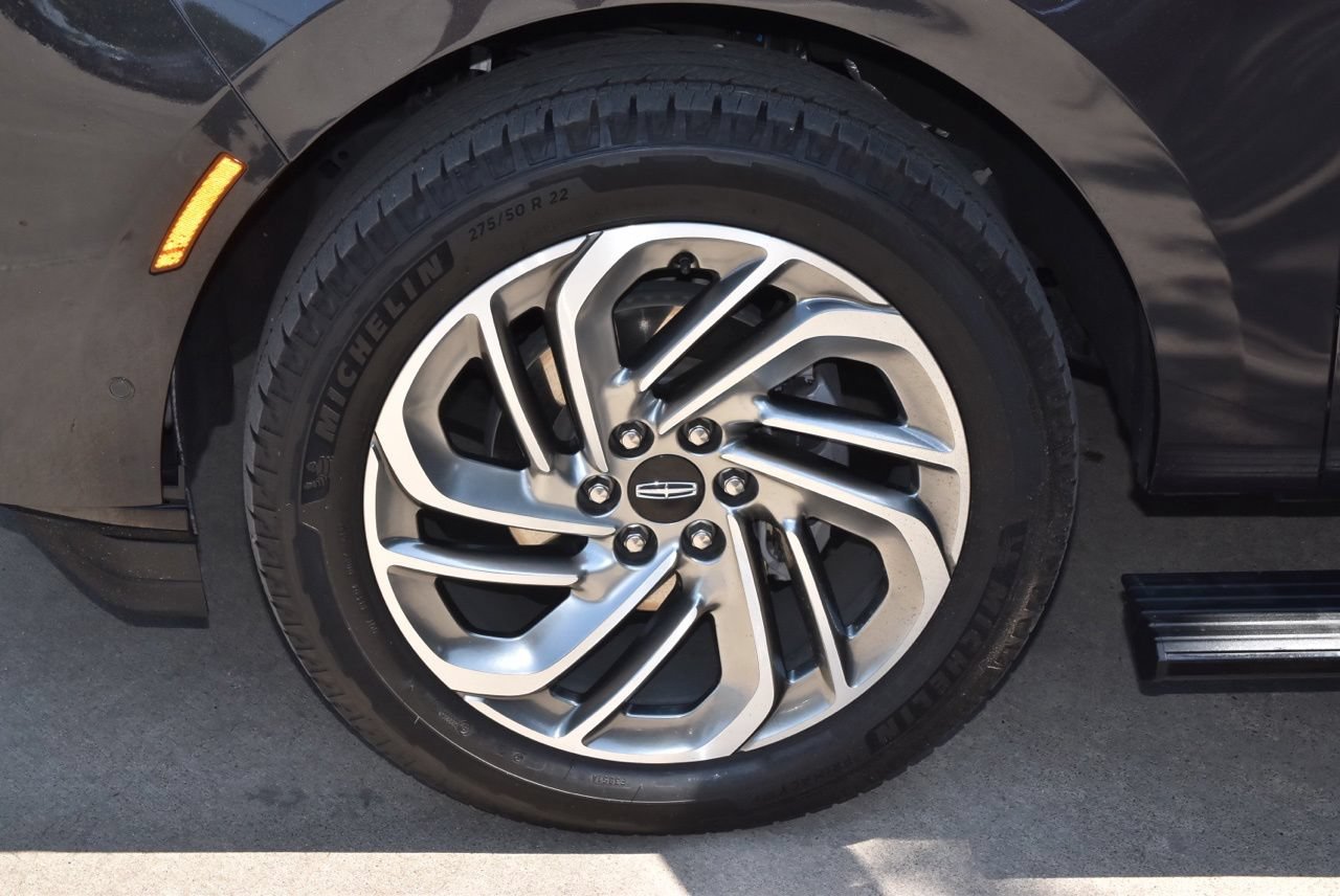 Certified 2025 Lincoln Navigator Reserve AWD/4WD image 43