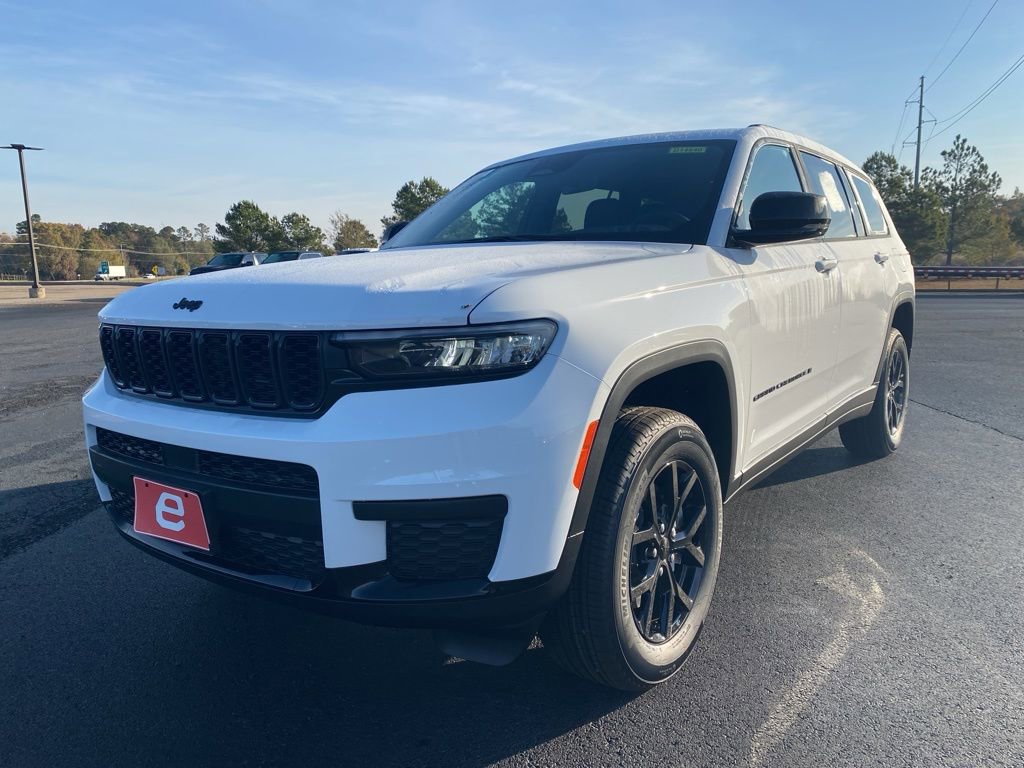 New 2025 Jeep Grand Cherokee L Altitude image 3