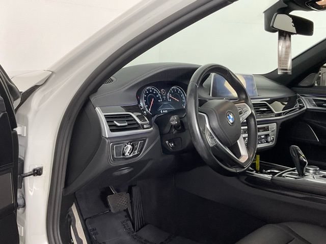 Used 2017 BMW 740i RWD image 12