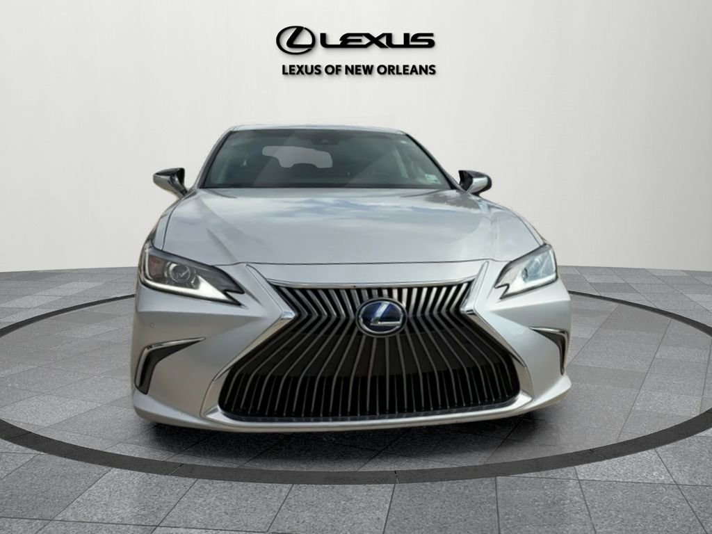 Used 2020 Lexus ES 300h w/ Premium Package image 2