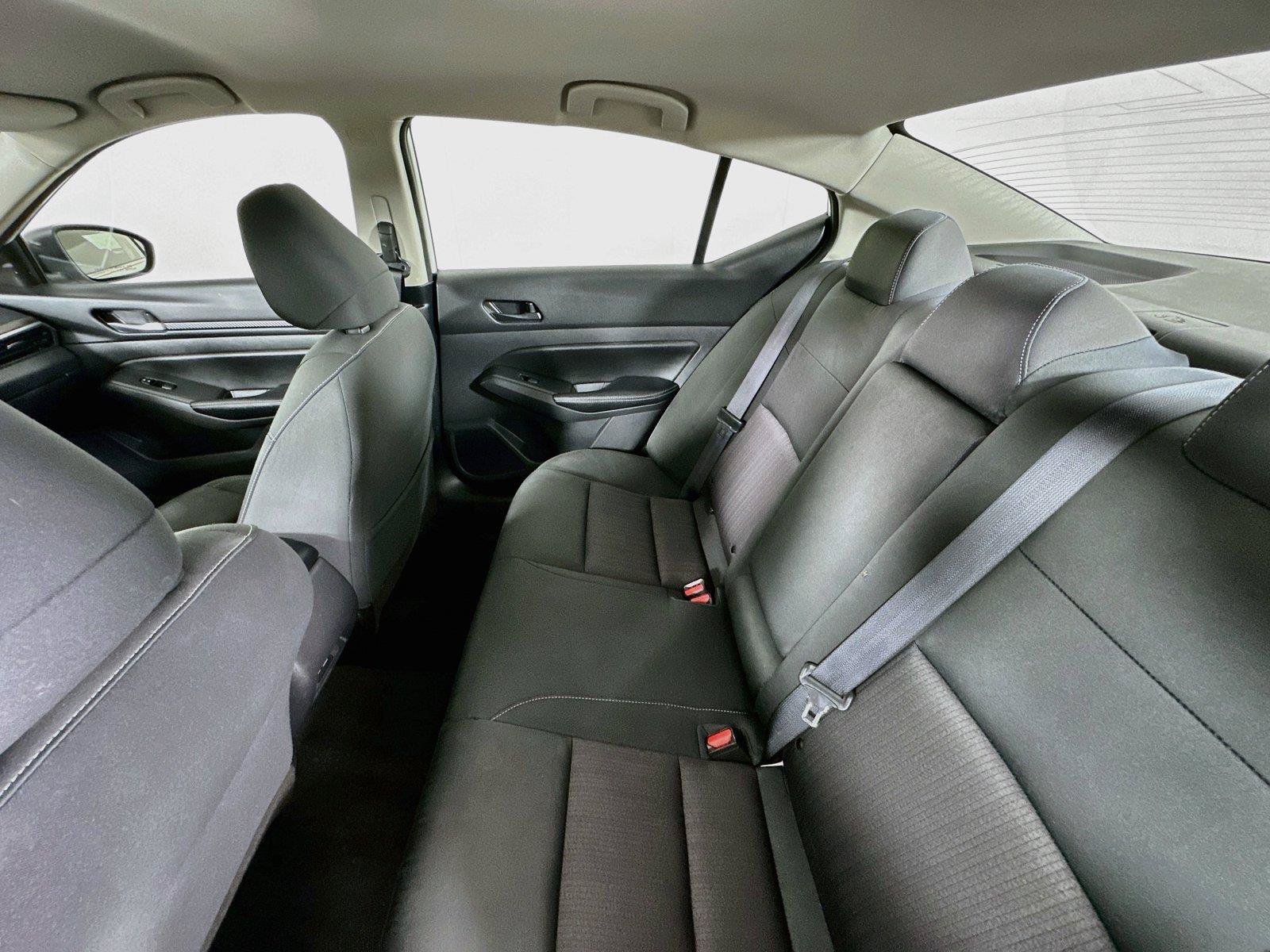 Used 2024 Nissan Altima 2.5 SV FWD image 11