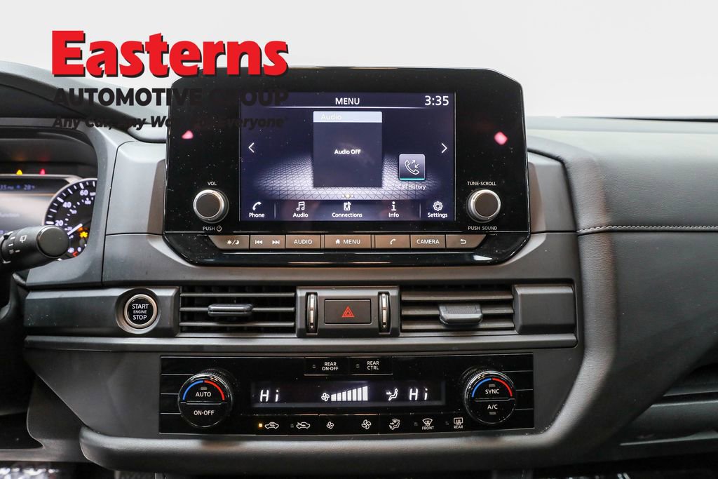 Used 2024 Nissan Pathfinder S image 12