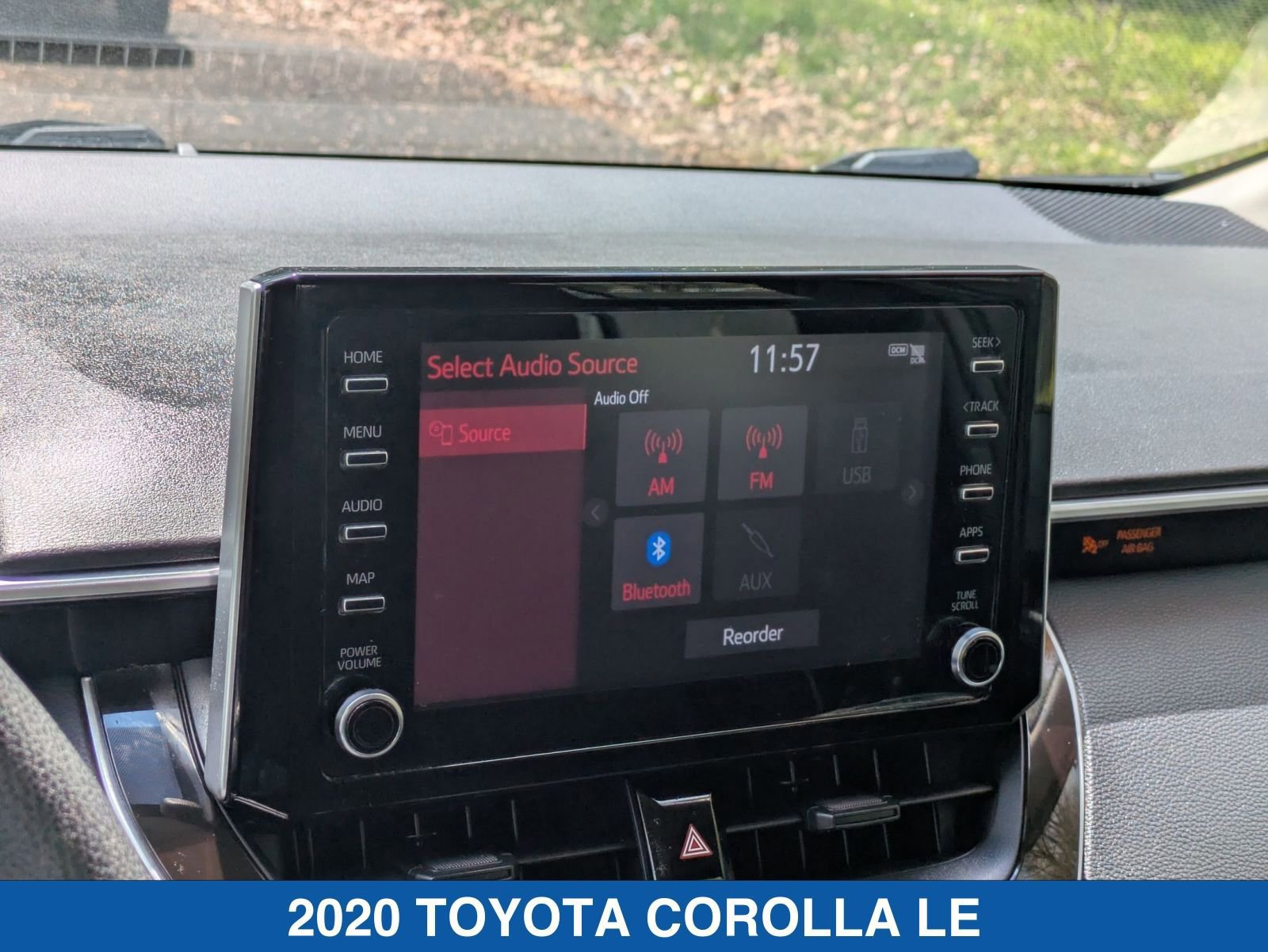 Used 2020 Toyota Corolla LE FWD image 23
