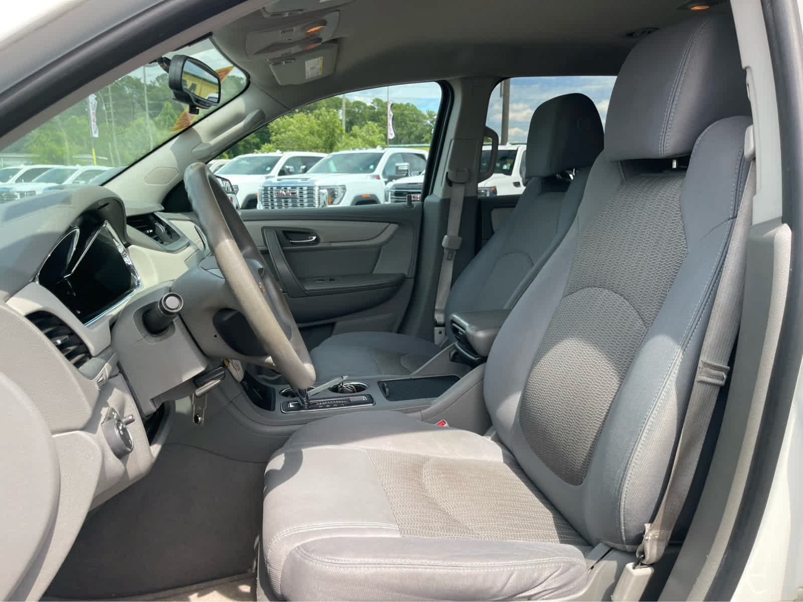 Used 2014 Chevrolet Traverse LS FWD image 12