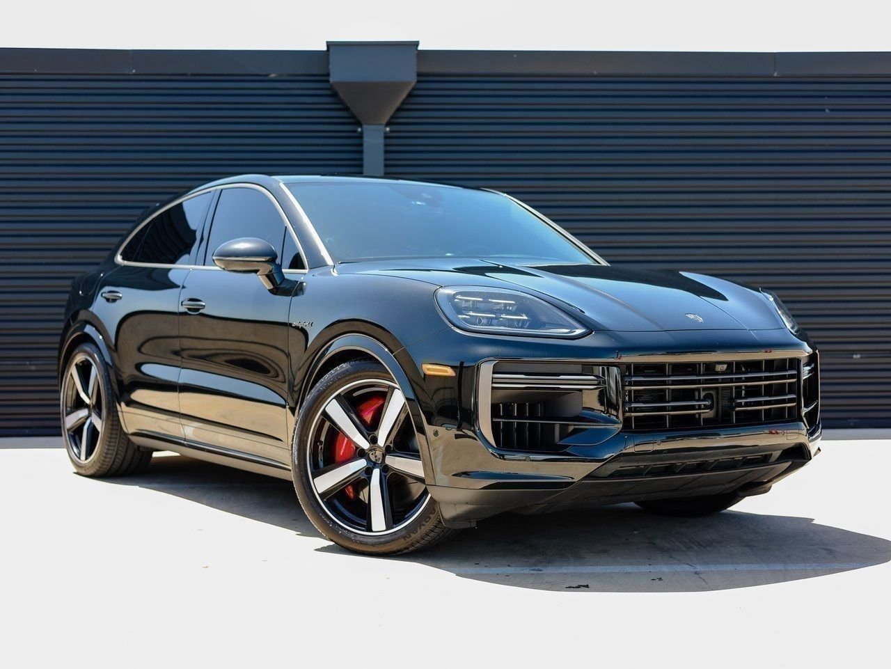 Certified 2025 Porsche Cayenne Turbo image 9