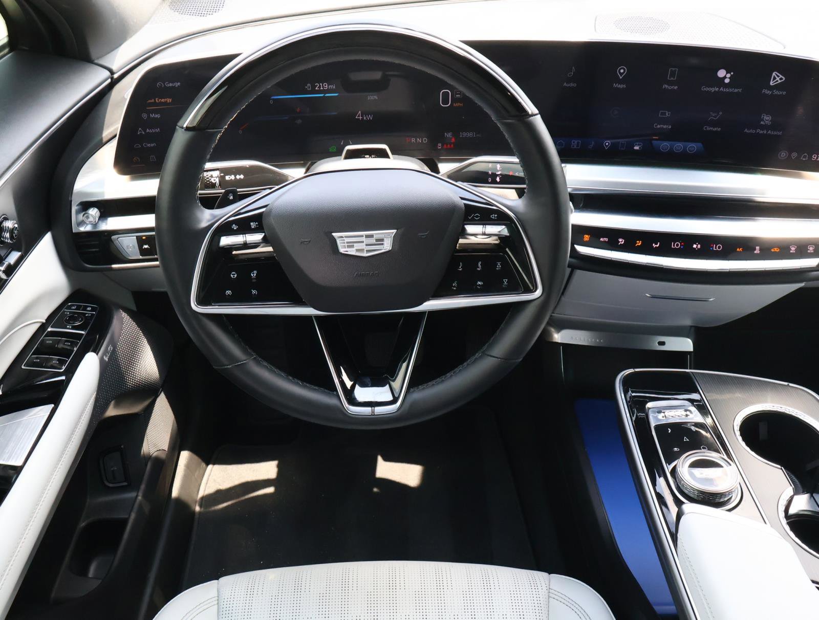 Used 2024 Cadillac Lyriq Luxury RWD image 14