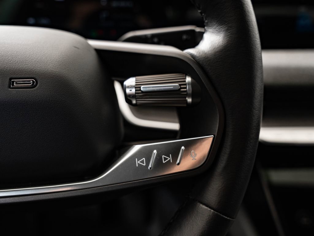 Used 2024 Lucid Air Touring image 29