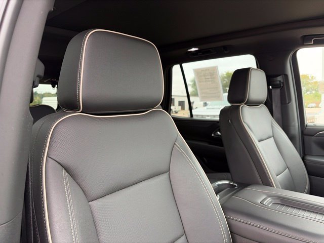 Used 2024 GMC Yukon SLT w/ SLT Premium Package AWD/4WD image 59
