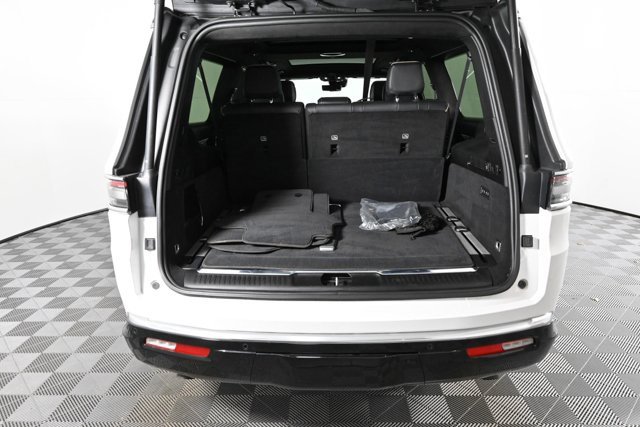 Used 2024 Jeep Grand Wagoneer L Series III image 11