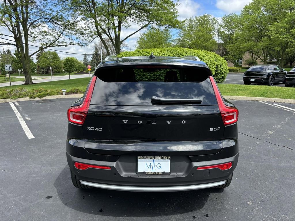 New 2025 Volvo XC40 B5 Core w/ Protection Package Premier image 6
