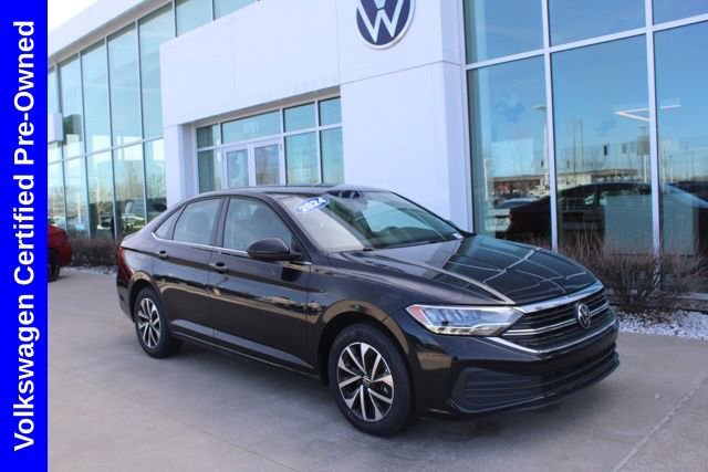 Used 2024 Volkswagen Jetta S image 1