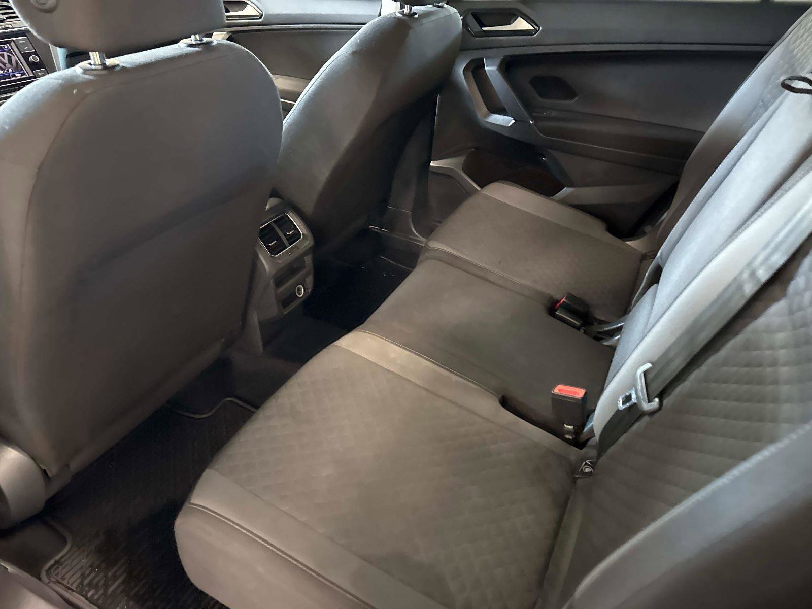 Used 2018 Volkswagen Tiguan S image 14