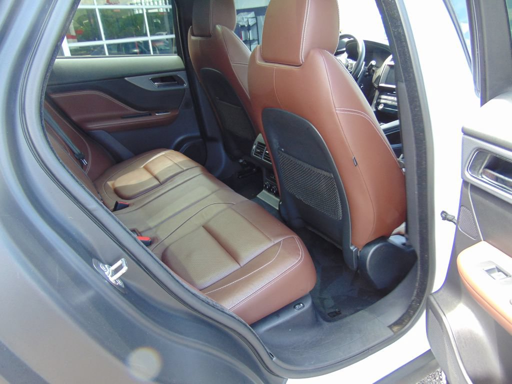 Used 2017 Jaguar F-PACE S AWD/4WD image 4