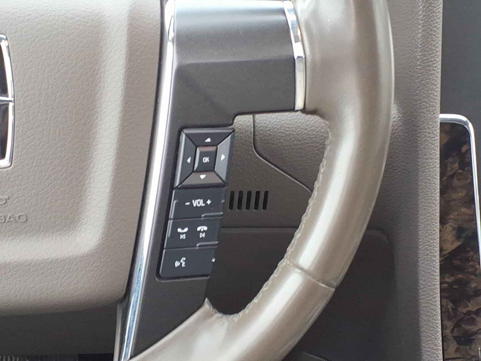 Used 2017 Lincoln Navigator L Select AWD/4WD image 17