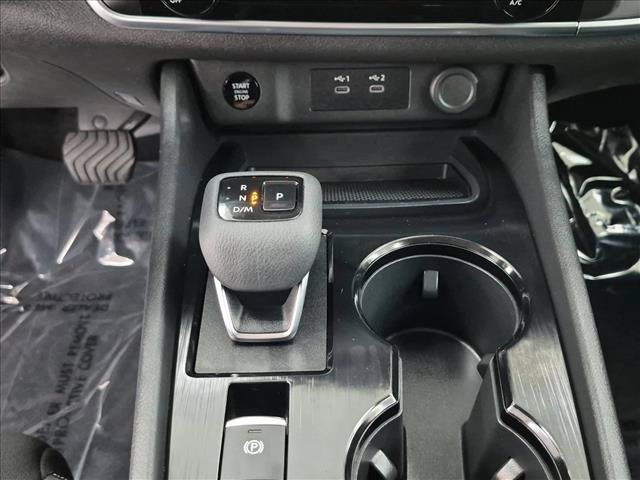 Used 2024 Nissan Rogue S FWD image 12