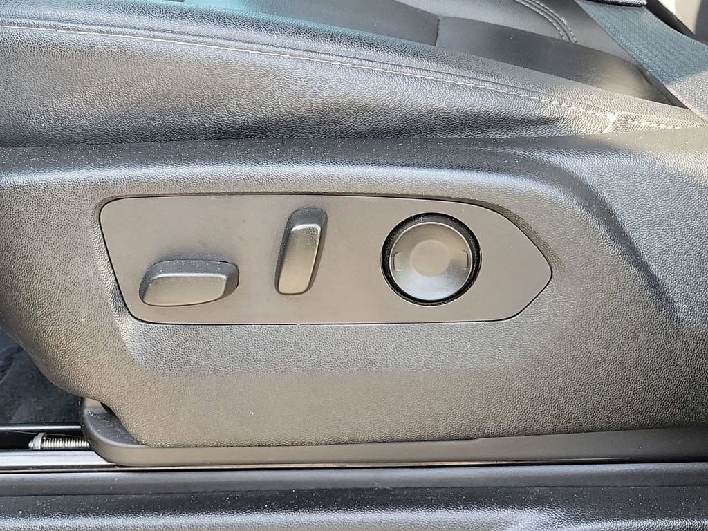 Used 2022 Chevrolet Tahoe Z71 w/ Luxury Package image 26