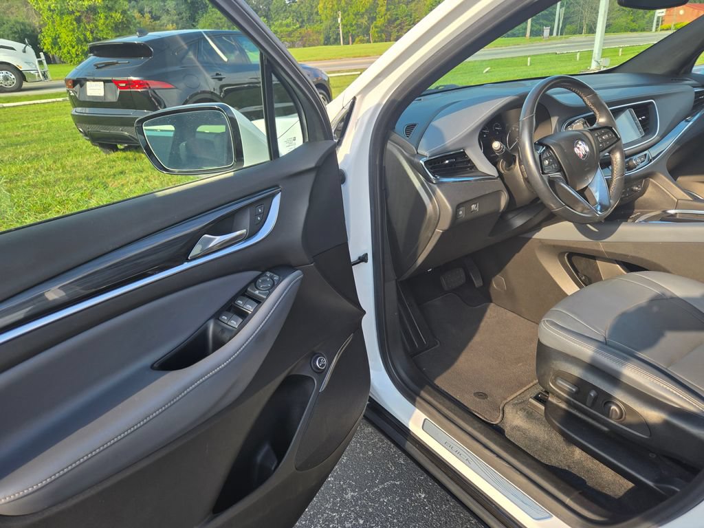 Used 2023 Buick Enclave Essence w/ Sport Touring Edition FWD image 6