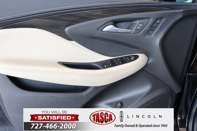Used 2020 Buick Envision Essence FWD image 12