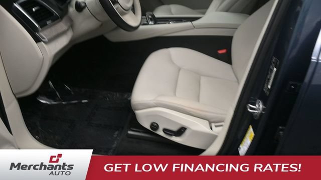 Used 2023 Volvo XC90 B6 Core w/ Climate Package AWD/4WD image 11