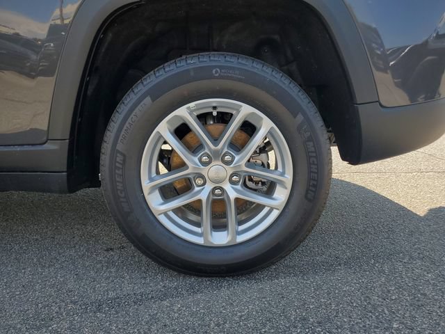 New 2026 Jeep Grand Cherokee Laredo X RWD image 12