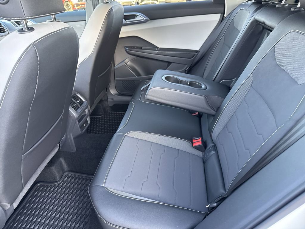 New 2025 Volkswagen Taos SE AWD/4WD image 30