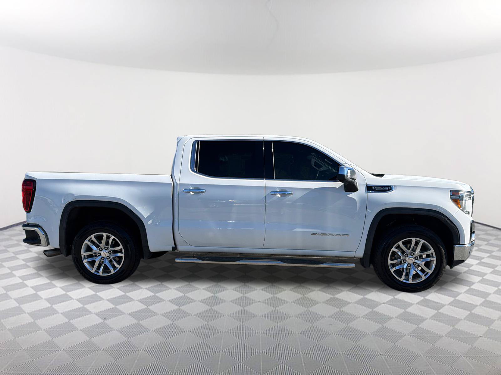 Used 2019 GMC Sierra 1500 SLT w/ SLT Premium Package RWD image 4