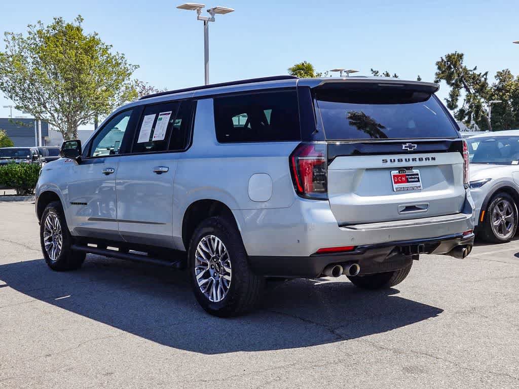 Used 2025 Chevrolet Suburban Z71 AWD/4WD image 6