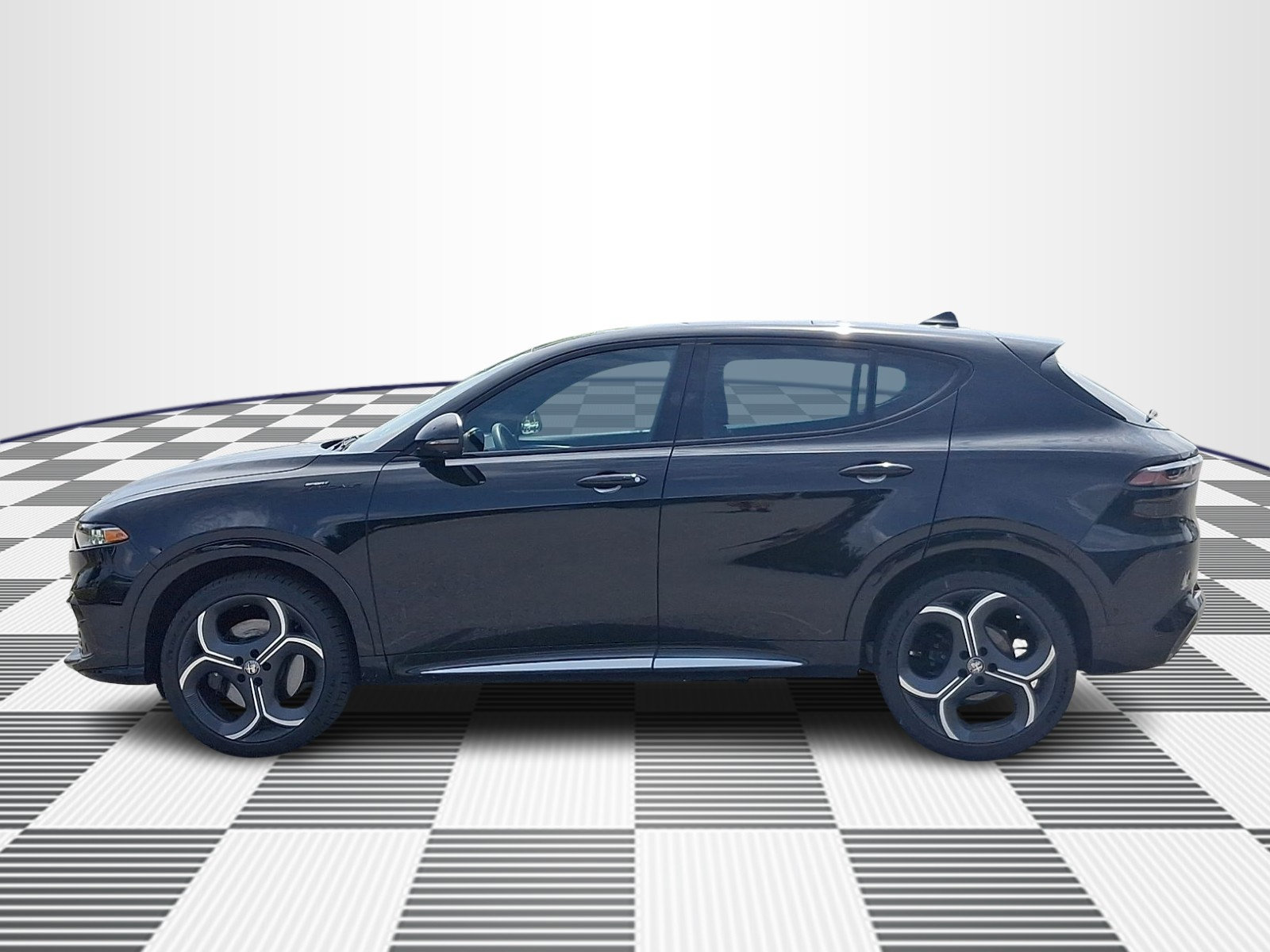 New 2026 Alfa Romeo Tonale w/ Active Assist Package AWD/4WD image 8
