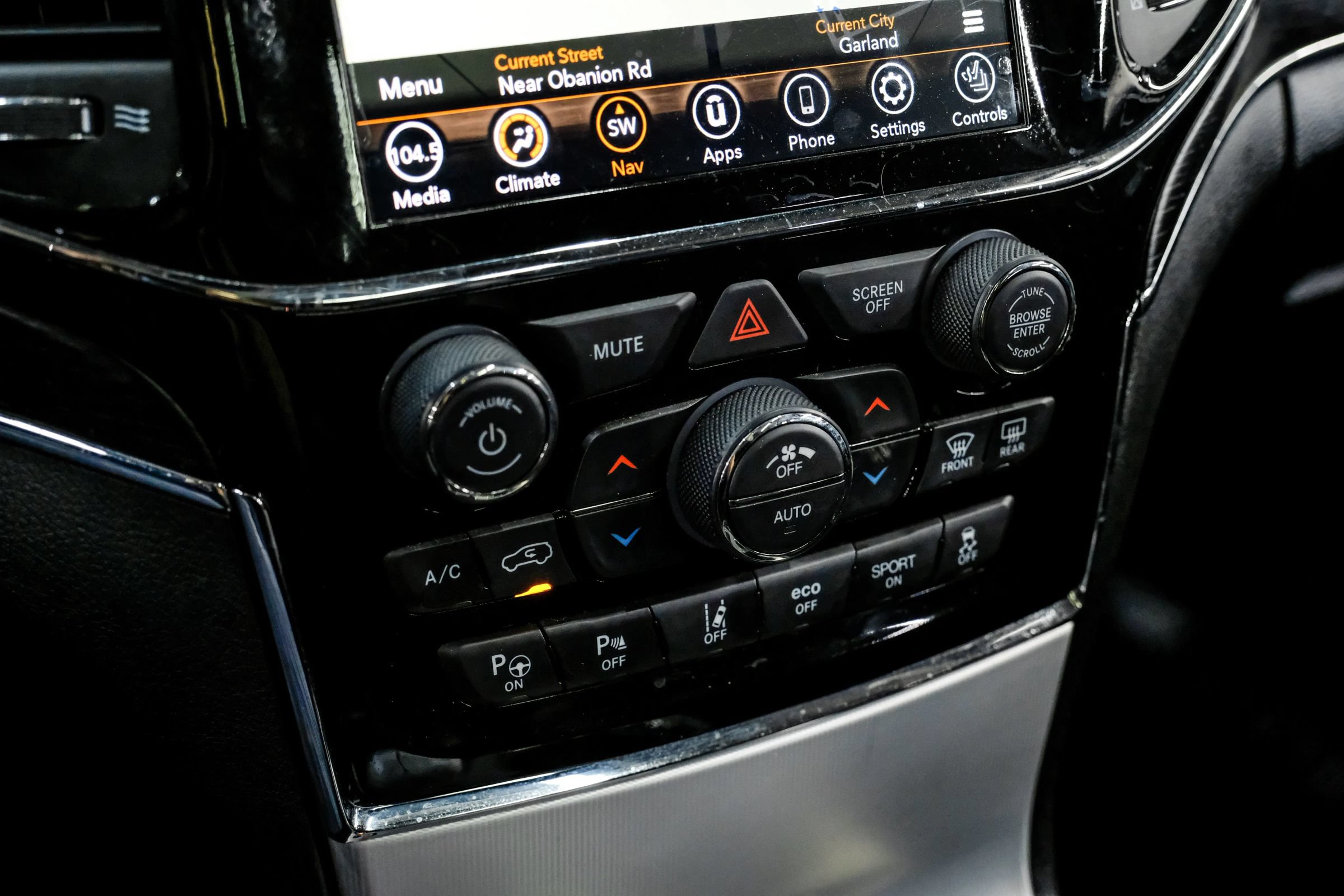 Used 2021 Jeep Grand Cherokee Summit AWD/4WD image 28