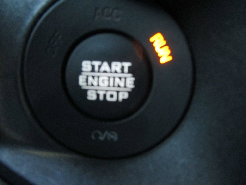 Used 2024 Jeep Gladiator Willys image 38