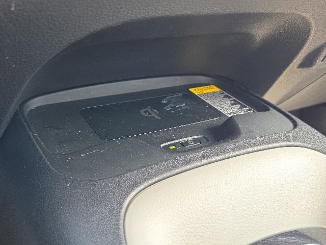 Used 2025 Toyota Corolla LE w/ LE Premium Package FWD image 27