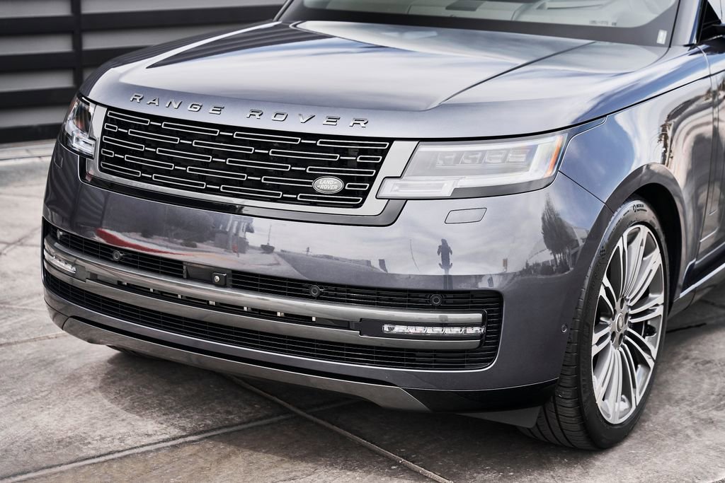 Used 2025 Land Rover Range Rover SE AWD/4WD image 6