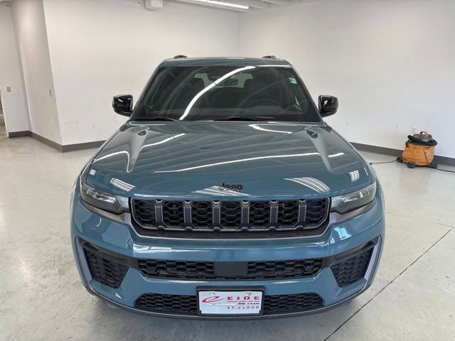 New 2026 Jeep Grand Cherokee Limited AWD/4WD image 2