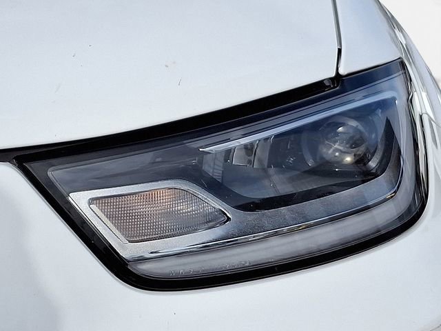 Used 2024 Chrysler Pacifica Select image 16