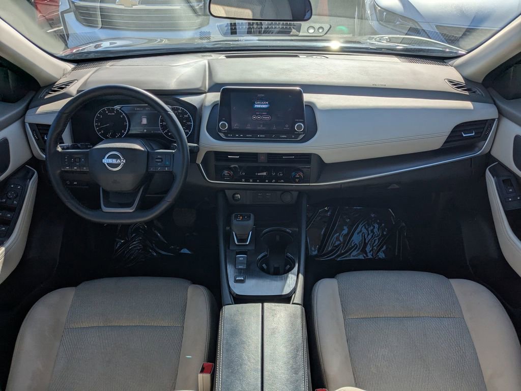 Used 2025 Nissan Rogue SV FWD image 14