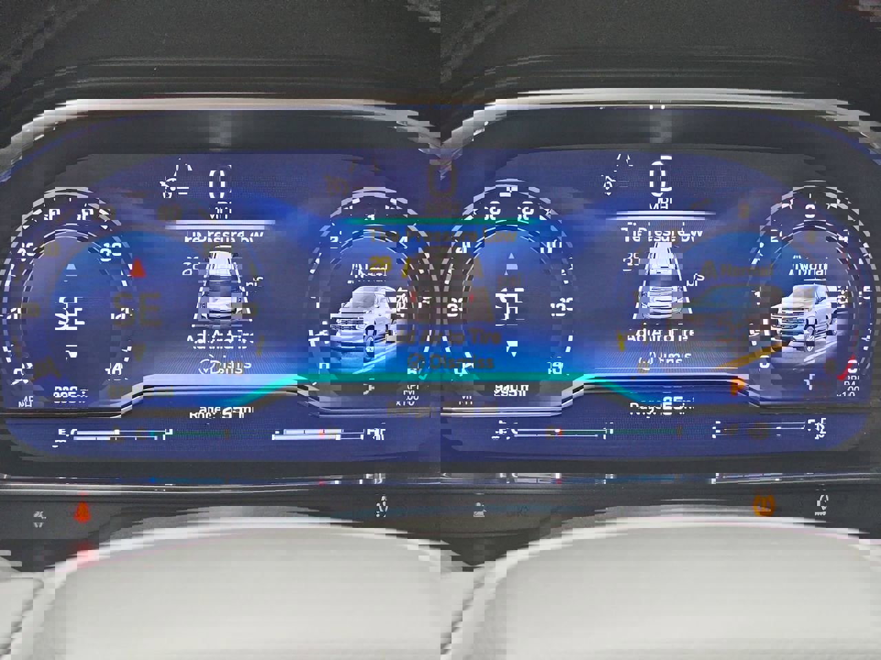 Used 2023 Chevrolet Tahoe Z71 w/ Luxury Package image 25