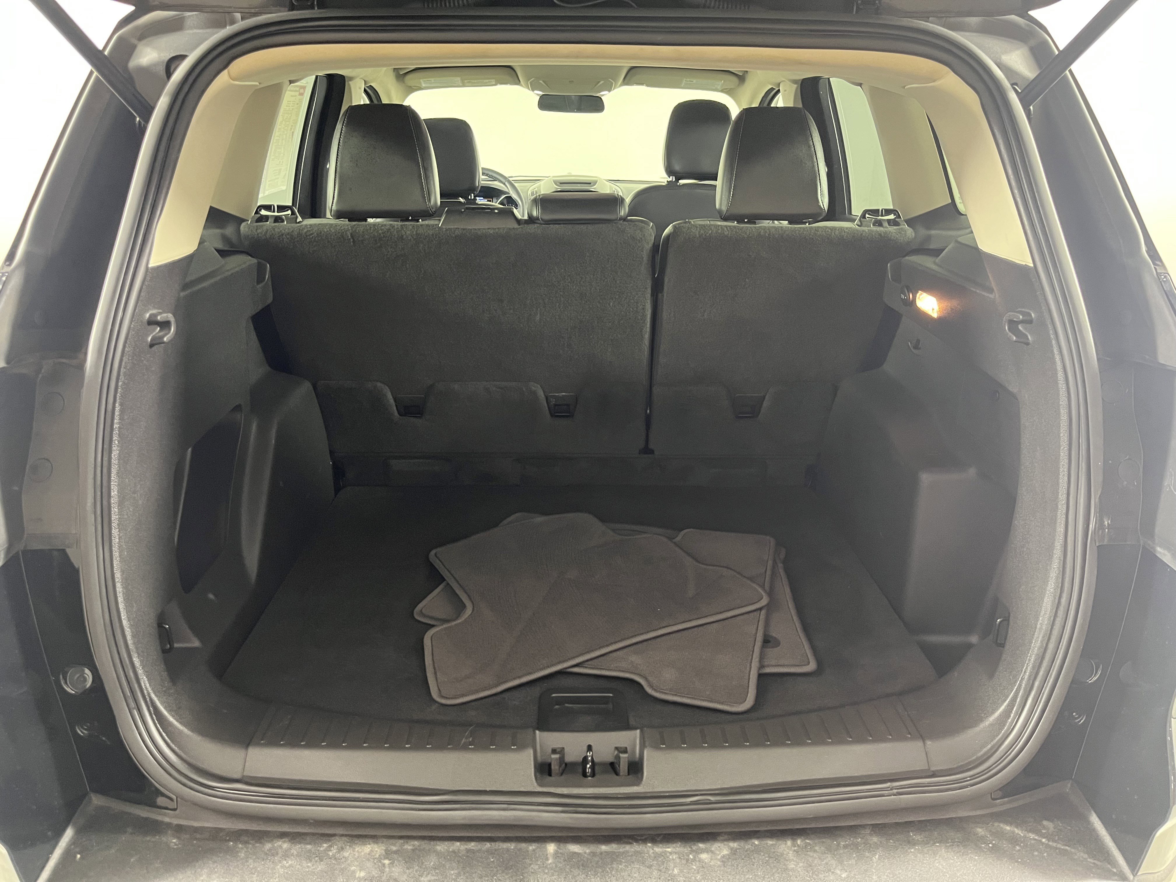 Used 2018 Ford Escape SE w/ SE Sport Appearance Package image 27