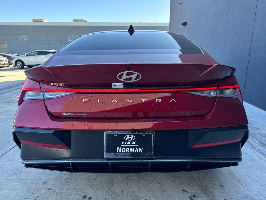 New 2025 Hyundai Elantra SEL image 5