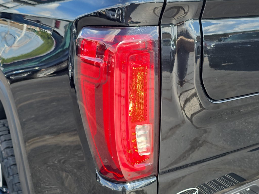 Certified 2023 GMC Sierra 1500 AT4 w/ AT4 Premium Package AWD/4WD image 35