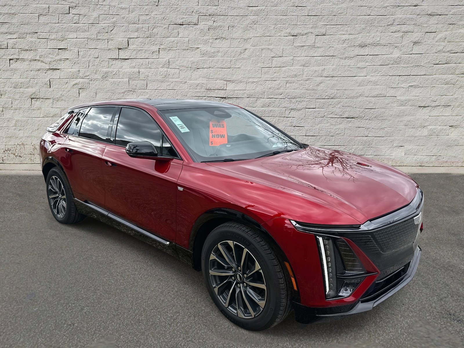 New 2025 Cadillac Lyriq Sport image 7