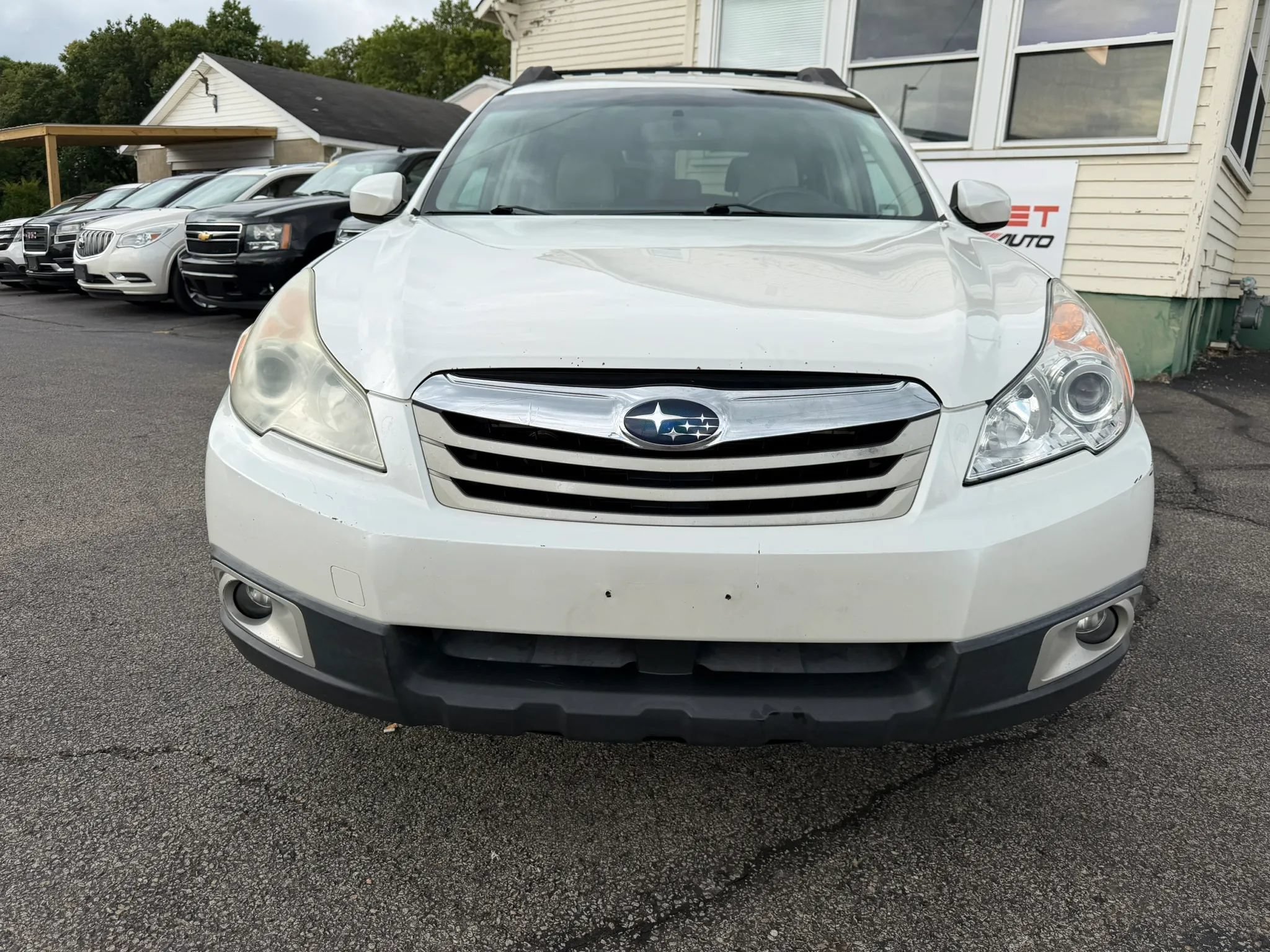 Used 2011 Subaru Outback 2.5i Premium w/ All-Weather Pkg AWD/4WD image 21