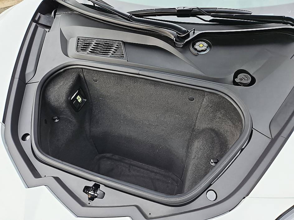 Used 2024 Chevrolet Corvette Z06 RWD image 26