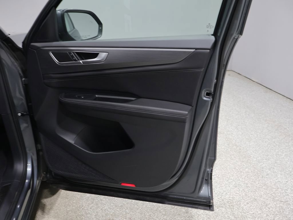 Used 2025 Volkswagen Atlas Cross Sport SE image 22