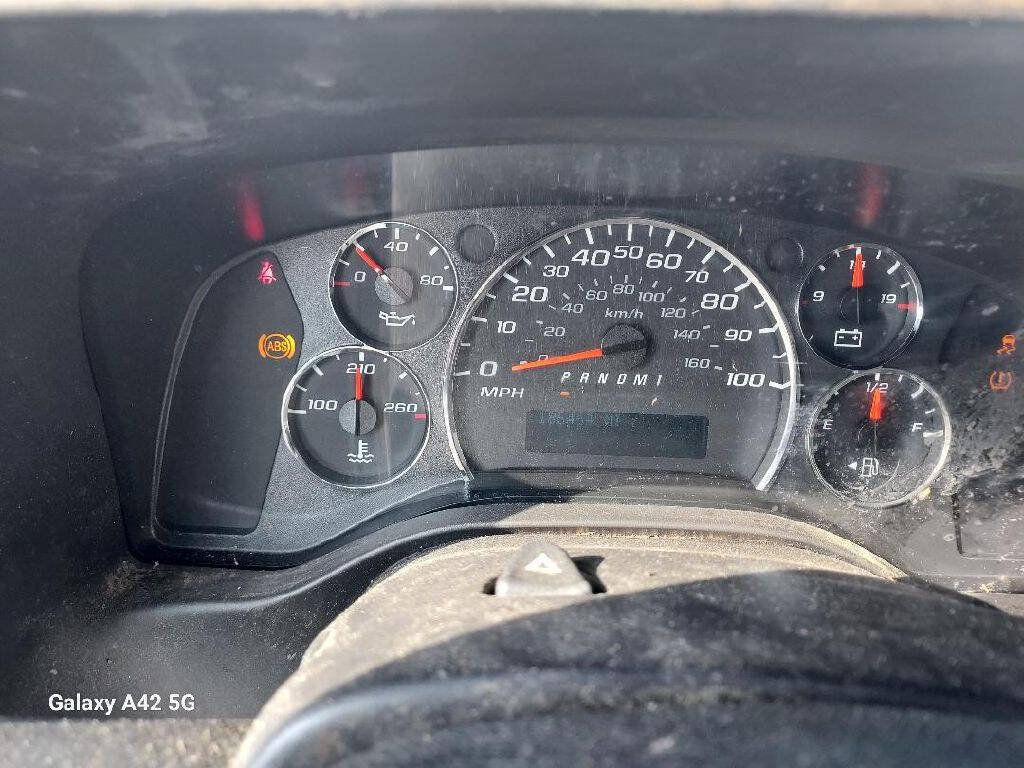 Used 2013 Chevrolet Express 2500 RWD image 12