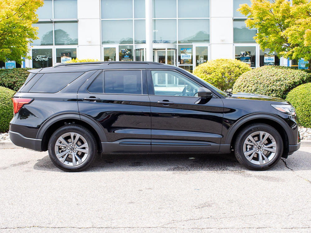 Used 2026 Ford Explorer Active w/ Active Comfort Package AWD/4WD image 1